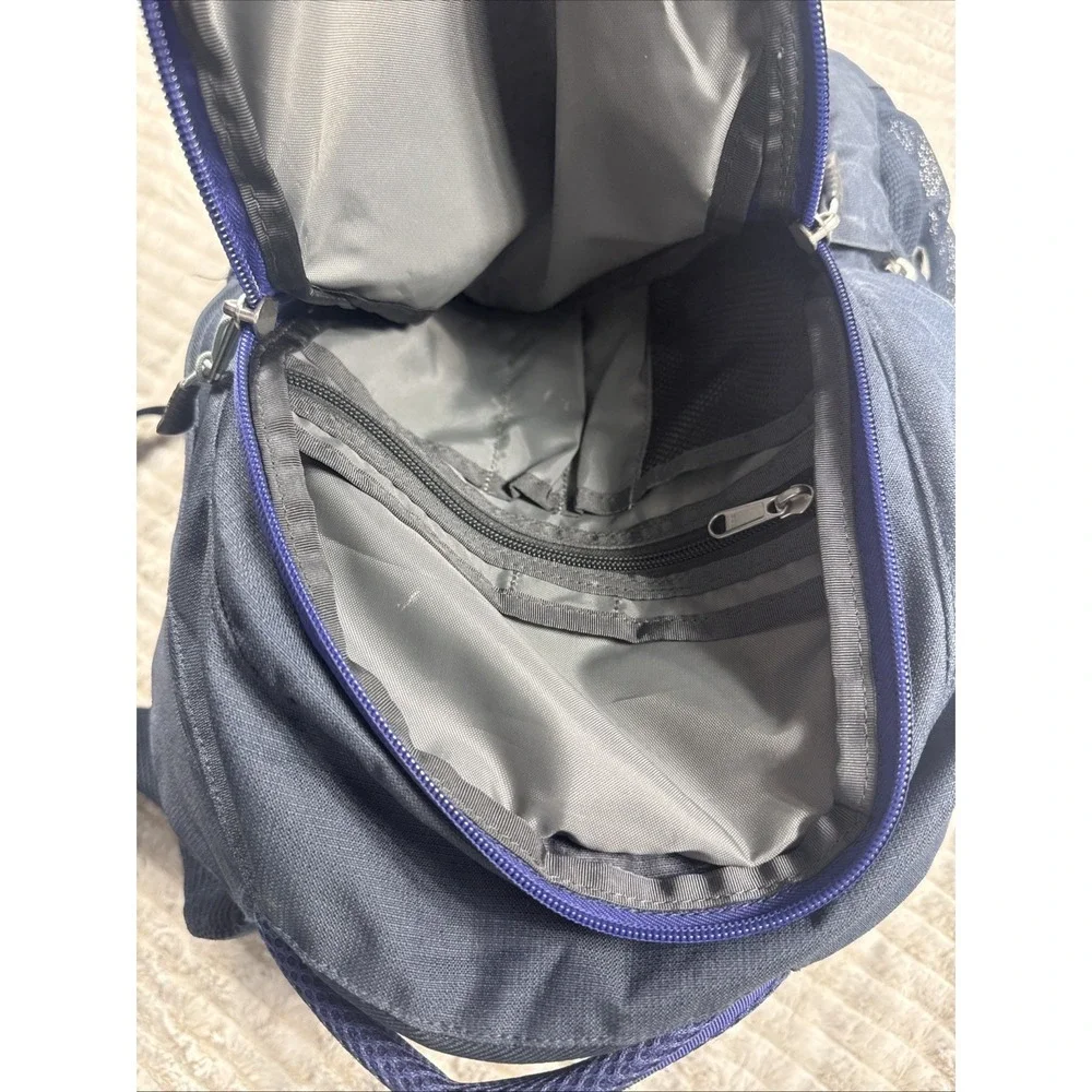 North Face Jester Backpack Blue 3 Space Padded Hiking School Excellent Very Nice